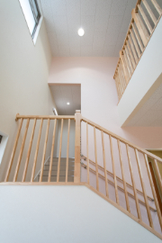 玄関ホール見上げ