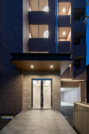 アプローチ(夜景)